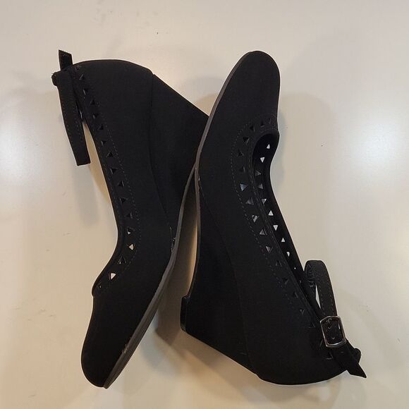 NICOLE NUBUCK FAUX SUEDE WOMEN"S ROUND TOE WEDGE HEEL SHOE - Picture 8 of 14